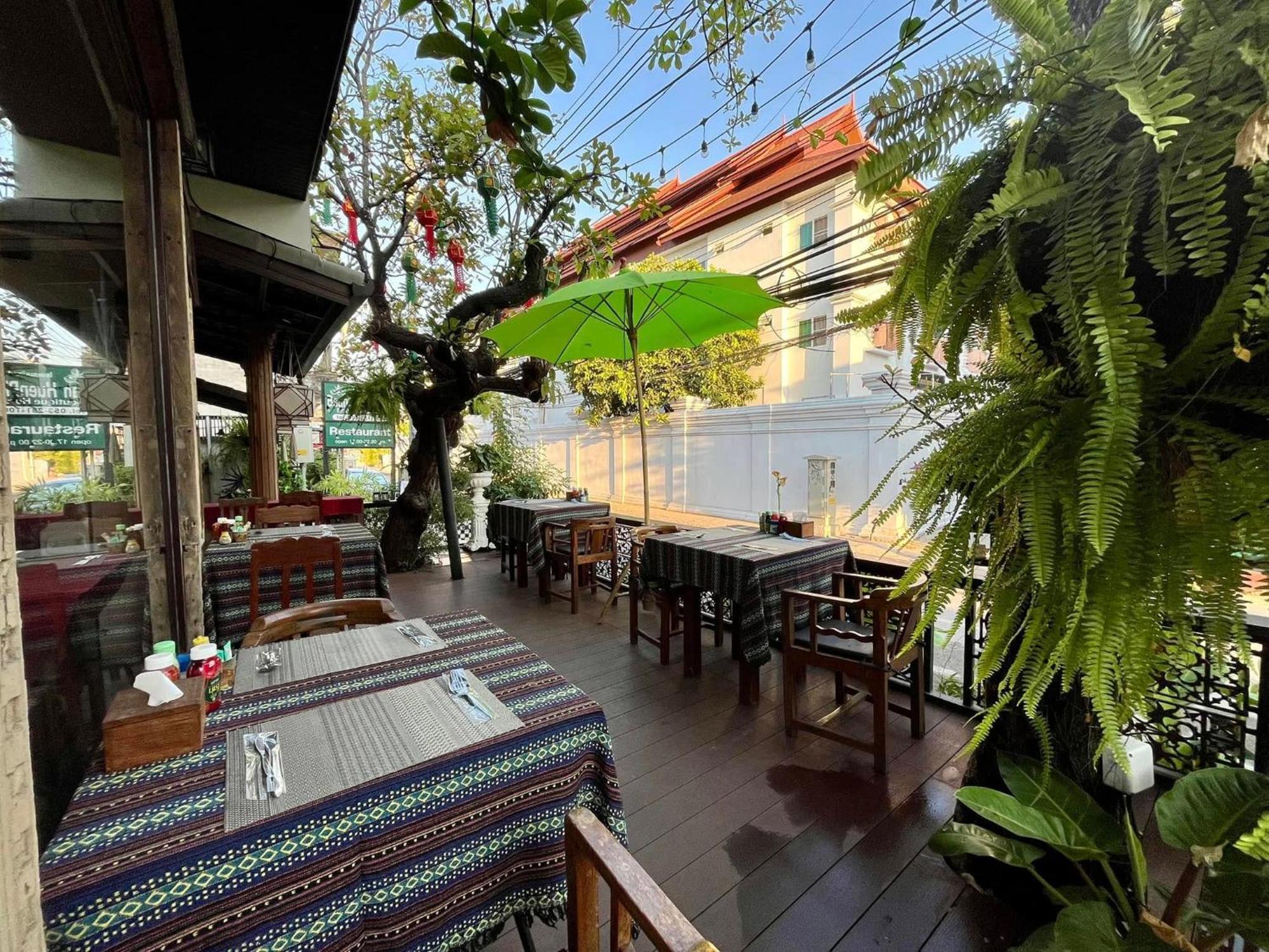 Baan Huenphen Boutique Hotel — Photos 1
